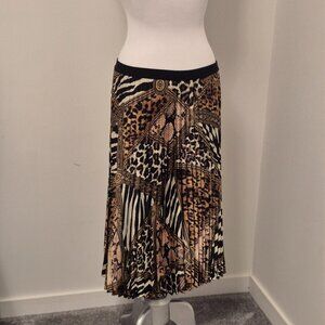 Animal Print on a Pleated Skirt with Elastic Waist